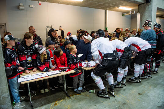 Supportrar och spelare