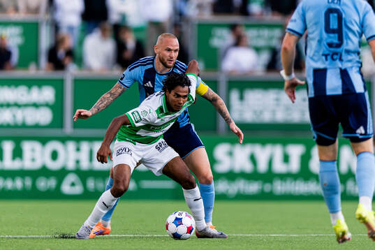 Djurgårdens Adam Ståhl och Västerås Jonathan Karlsson