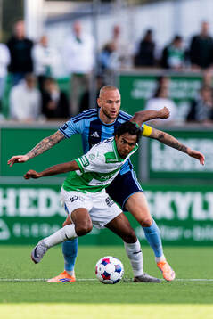 Djurgårdens Adam Ståhl och Västerås Jonathan Karlsson