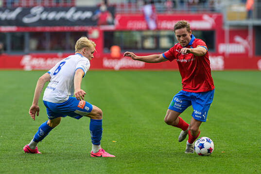 IFK Värnamos Hugo Mella och Helsingborgs Simon Bengtsson