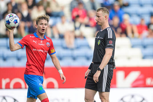 Helsingborgs Alexander Johansson och Domare Jacob