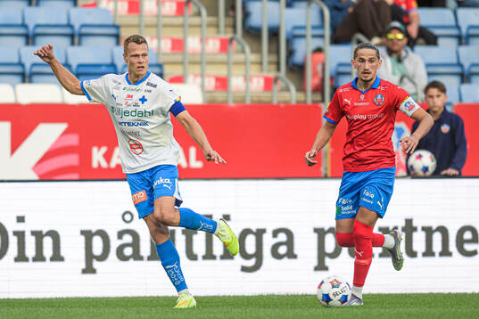 IFK Värnamos Viktor Claesson och Helsingborgs Ervin Gigovic