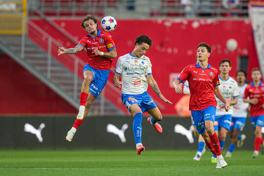 Helsingborgs Julian Larsson och IFK Värnamos Kai Meriluoto