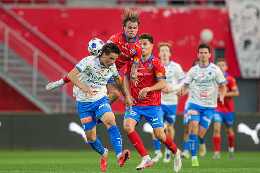 IFK Värnamos Kai Meriluoto och Helsingborgs Julian Larsson