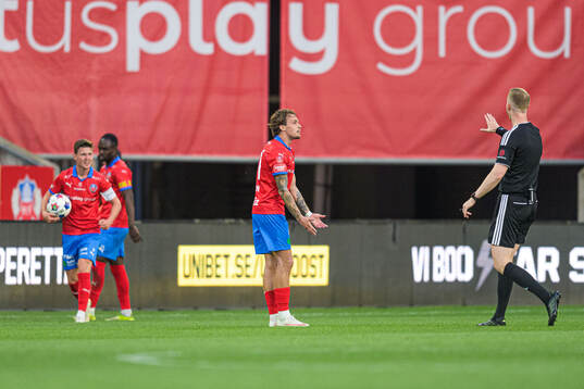 Helsingborgs Max Svensson och Julian Larsson och Domare