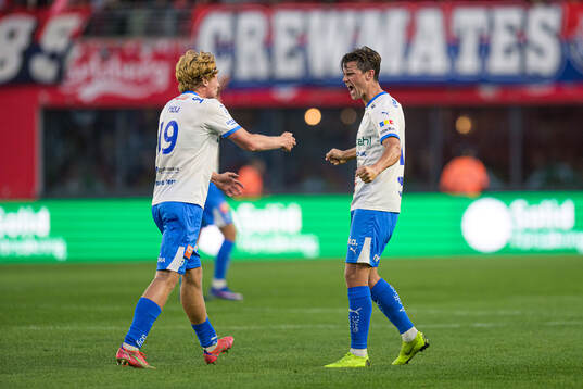 IFK Värnamos Erik Freij och Marcus Antonsson jublar