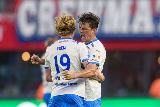 IFK Värnamos Erik Freij och Marcus Antonsson jublar