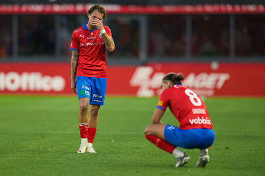 Helsingborgs Julian Larsson och Ervin Gigovic deppar