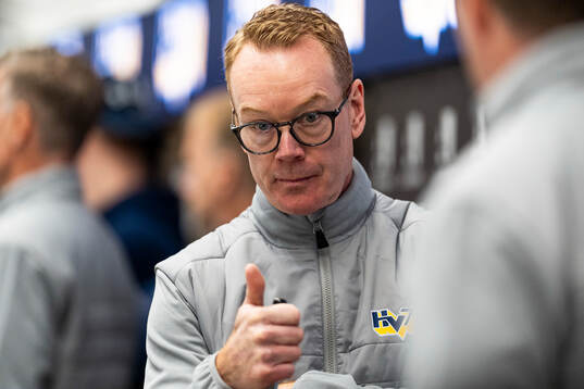 HV71s tränare Niklas Eriksson