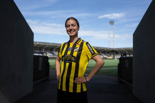 Bläddra bland fler bilder av Fotboll, Damallsvenskan, Häcken, Nyförvärv