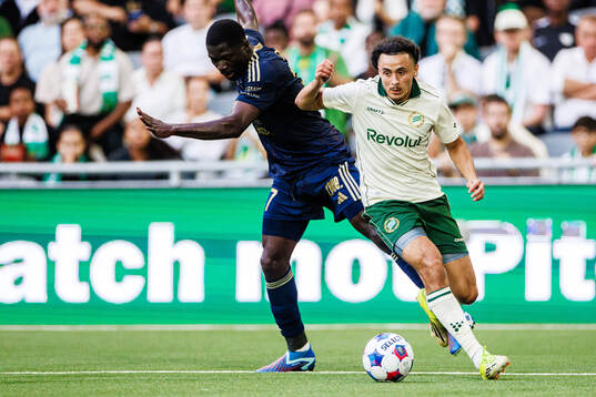 Debohi Dieudonne Gaucho of Rakow and Amin Boudri of Hammarby
