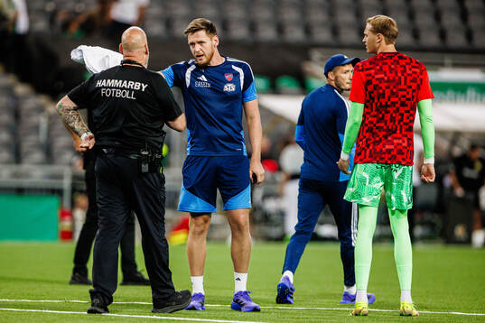 Goalkeeper coach Jakub Jastrzebski of Rakow reacts