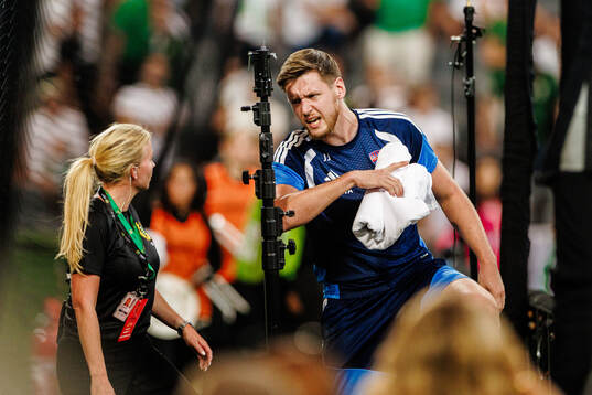 Goalkeeper coach Jakub Jastrzebski of Rakow reacts