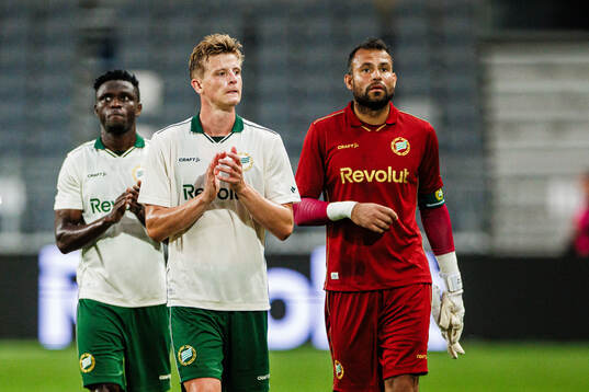 Frederik Winther and goalkeeper Warner Hahn looks dejected