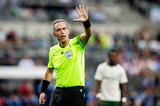 referee Luca Pairetto