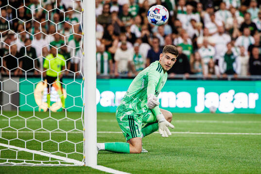 goalkeeper Kacper Trelowski of Rakow