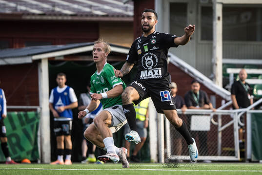 Brages Alex Mortensen och Örebros Alai Hussain Ghasem