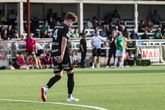 Örebros Erik McCue deppar