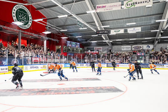 Växjös och Malmö Redhawks spelareunder träningsmatchen