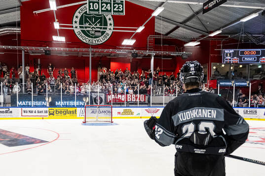 Malmö Redhawks Janne Kuokkanen tackar publiken