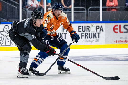 Malmö Redhawks Hugo Pettersson och Växjös Joel Persson
