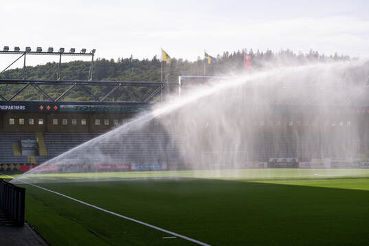 Vattning av konstgräset