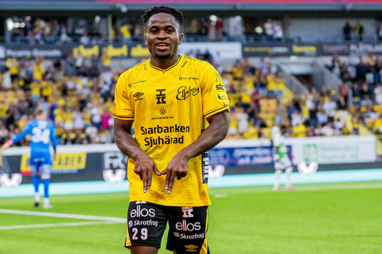 Elfsborgs Momoh Ibrahim Kamara jublar