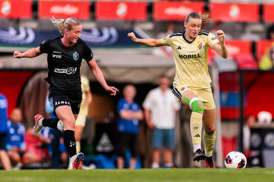 Växjö DFFs Alexandra Larsson och Djurgårdens Fabienne