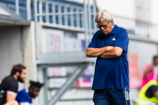 Gefles manager Pelle Olsson hänger med huvudet