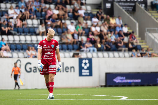 Umeå FCs målvakt Pontus Eriksson deppar