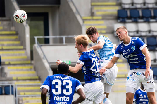 Gefles Theodor Hansemon når högst i en nickduell med