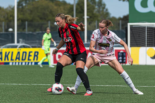 Brommapojkarnas Olivia Ländin Sjöblom och Häckens Emma