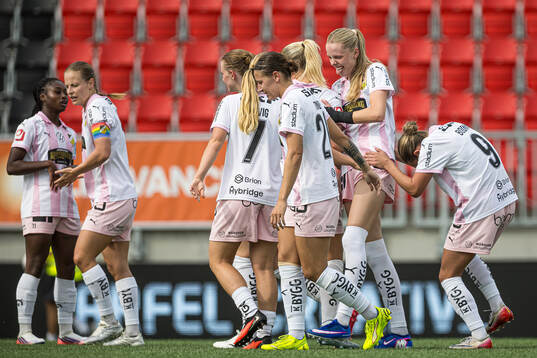 Häckens Thelma Pálmadottir jublar