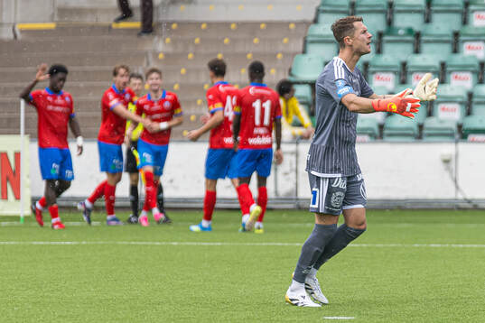 GIF Sundsvalls målvakt Jonas Olsson deppar