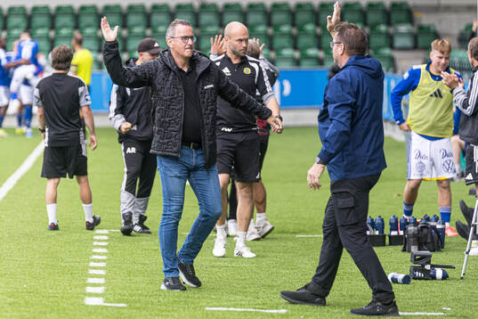 GIF Sundsvalls tränare Per Joar Hansen jublar