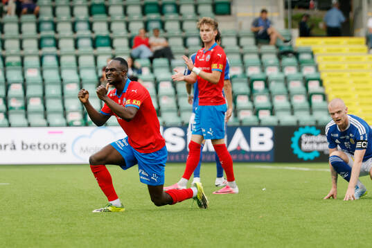 Helsingborgs Adam Akimey deppar
