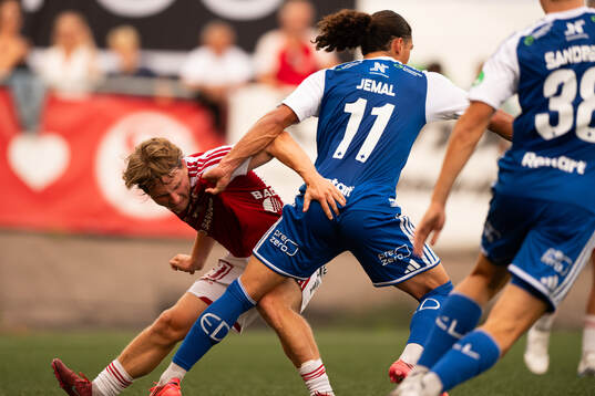 Sandvikens Victor Backman och IFK Norrköpings Elias Jemal