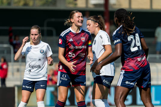 Bläddra bland fler bilder av Fotboll, Damallsvenskan, Rosengård - Eskilstuna United DFF