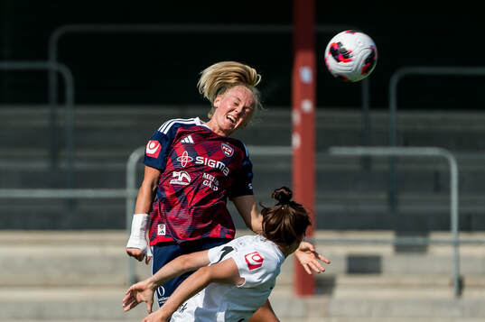 Rosengårds Molly Johansson och Eskilstuna United DFFs Anna