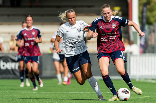 Eskilstuna United DFFs Molly Wiklander och Rosengårds