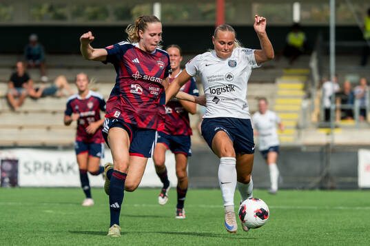 Rosengårds Julie Mathiasen och Eskilstuna United DFFs