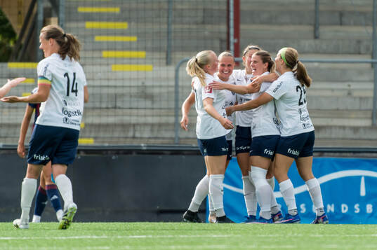 Eskilstuna United DFFs Bella Sember jublar