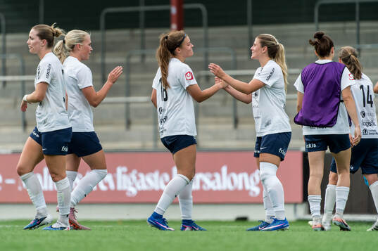 Eskilstuna United DFFs Bella Sember jublar