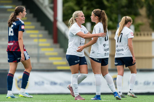 Eskilstuna United DFFs Bella Sember jublar