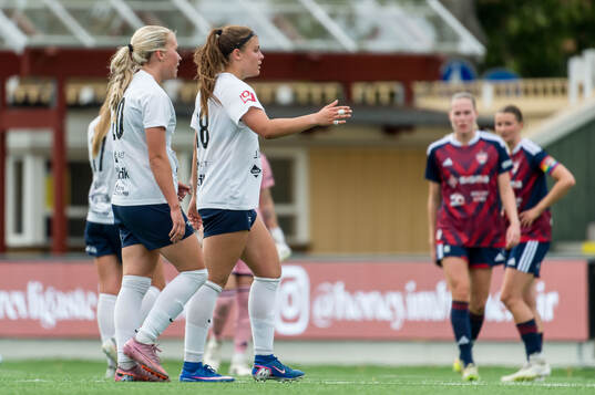 Eskilstuna United DFFs Bella Sember jublar