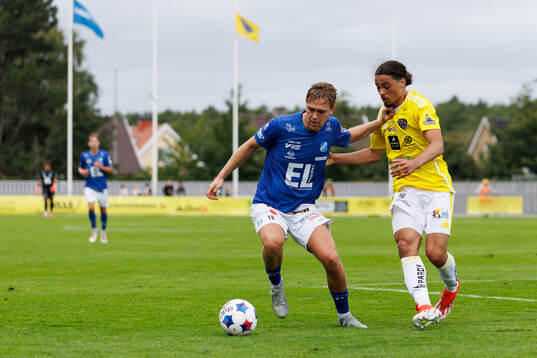 Norrbys Charlie Axede och Falkenbergs Ayo Rupia-Ellis