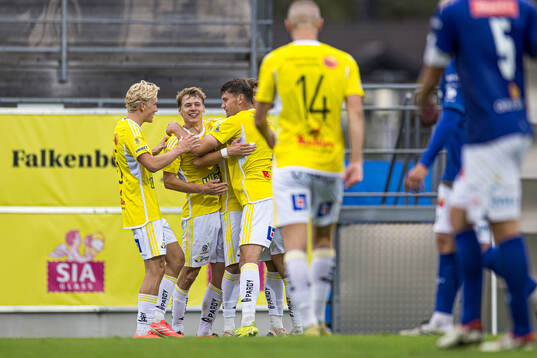 Bläddra bland fler bilder av Fotboll, Superettan, Falkenberg - Norrby