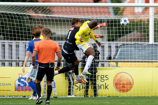 Falkenbergs Hugo Komano nickar in 1-0