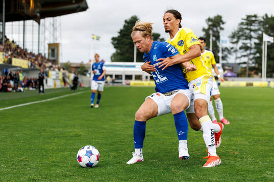 Norrbys Filip Gustafsson och Falkenbergs Ayo Rupia-Ellis