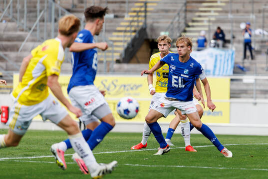 Falkenbergs Hampus Källström och Norrbys Vidar Svendsén